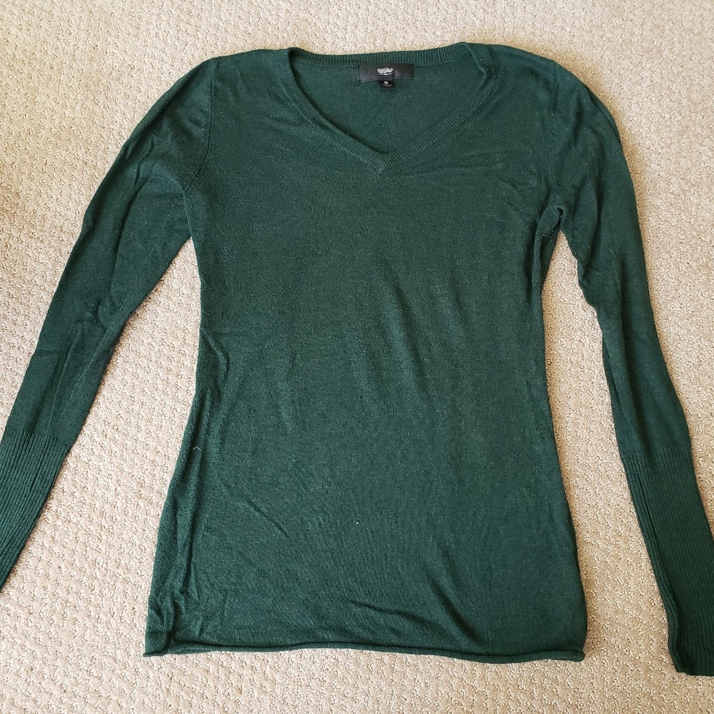 Hunter V-neck sweater